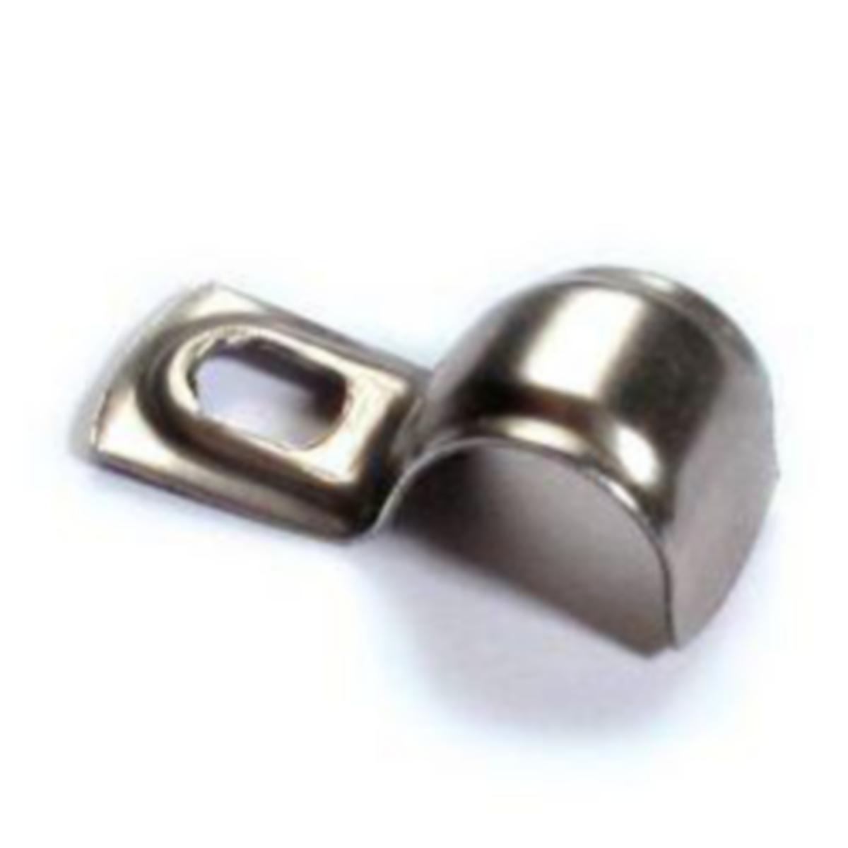 Metallikiinnike Morite yhdelle johdolle 1-ruuvi RST - RUUVIKIINNIKE MORITE 4-5mm RST 1 RUUVI