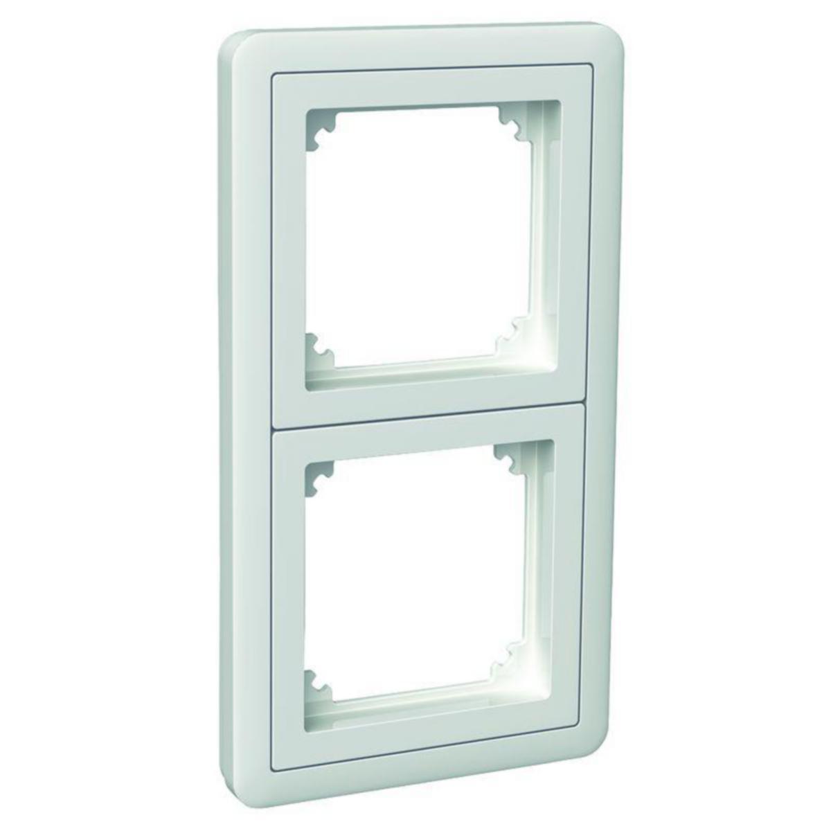 Peitelevy Schneider Electric Exxact pistorasiayhdistelmille – Kuluttajapakkaus (DIY) - PEITELEVY EXXACT 2-OS PR YHDISTELMIL VALK 1kpl