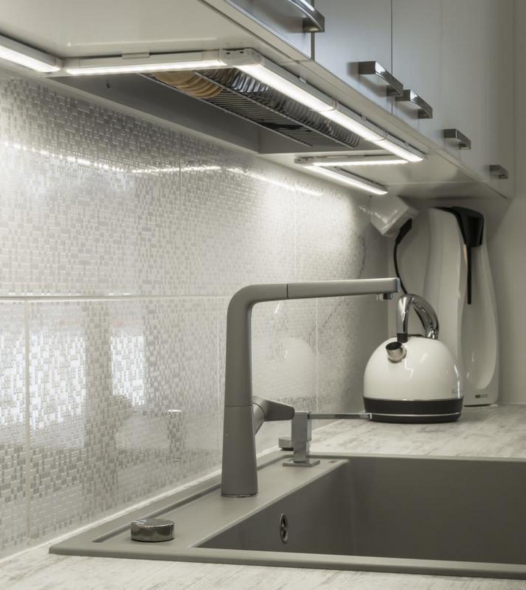 Valoprofiili/-nauha Airam Linear - VALOPROFIILI/-NAUHA LINEAR 300 IP21 5W/830 450LM PCO