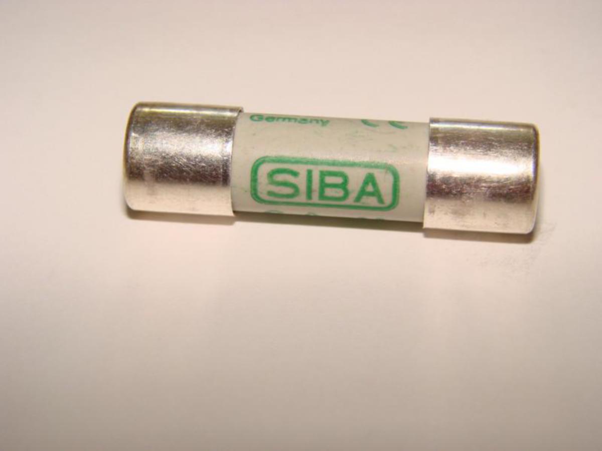 Putkisulake keraaminen Siba aM 14x51mm 690V - PUTKISULAKE KERAAM. HELLERMANN AM 14X51 25A 690V