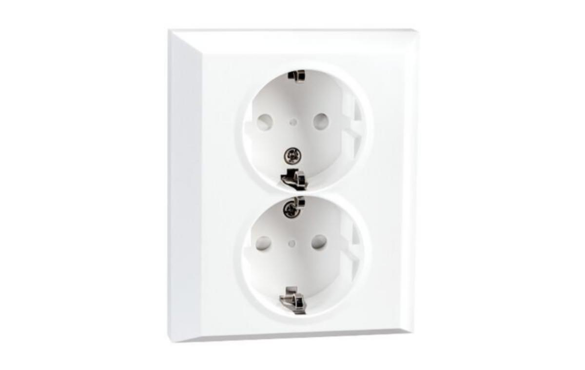 Pistorasia SG Install uppoasennus - PISTORASIA INSTALL 2S/16A/IP21 UPJ VAL