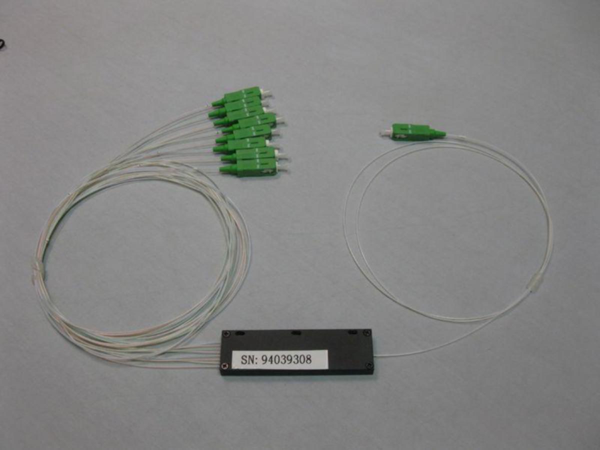 Haaroitin Nestor NesCon - HAAROITIN NESTOR PLC-JAOTIN 1X8 SC/APC