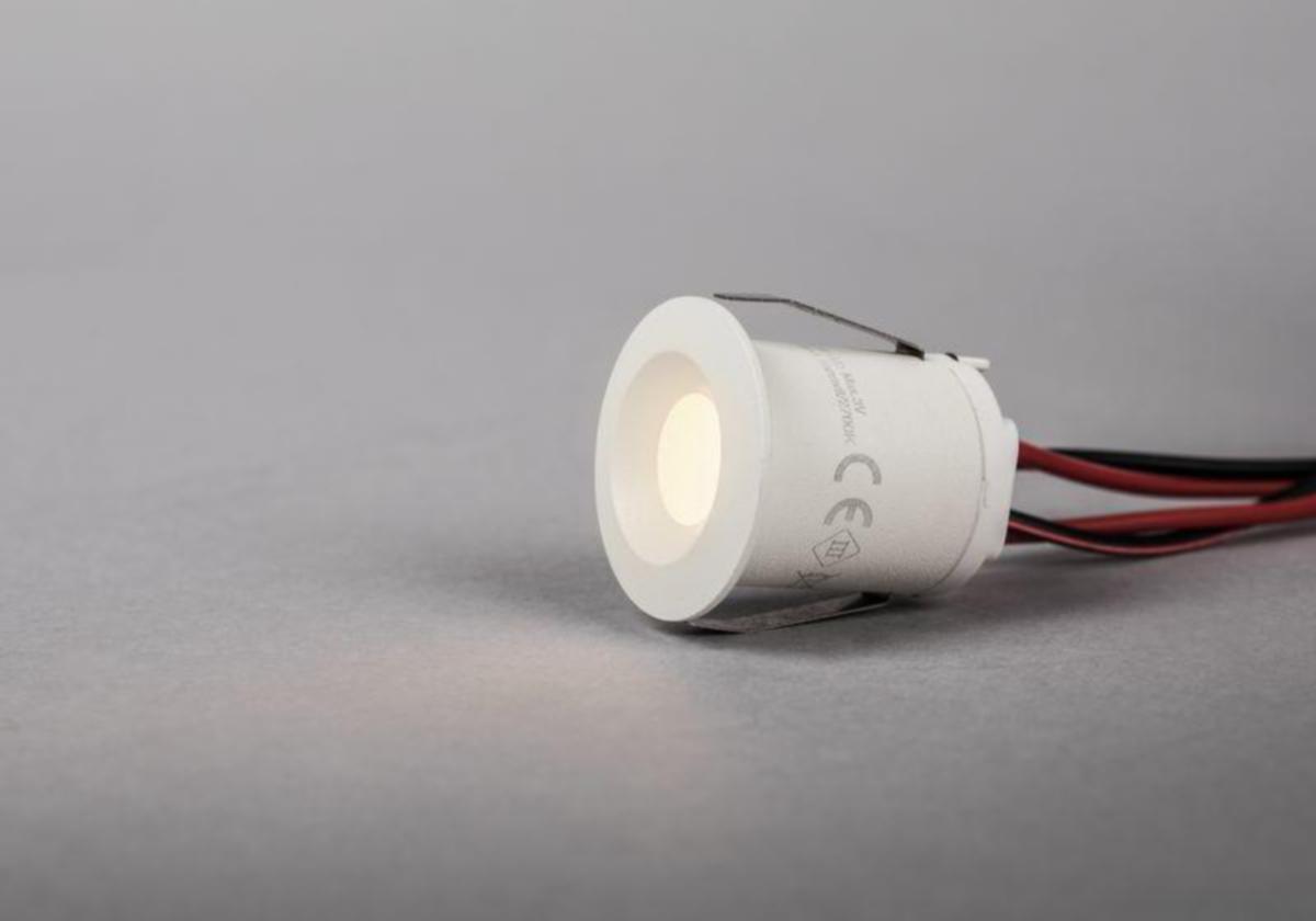 Alasvalo Hide-a-lite Core Smart - ALASVALO HIDE A LITE IP44 30lm 15° 1,2W 2700K WH