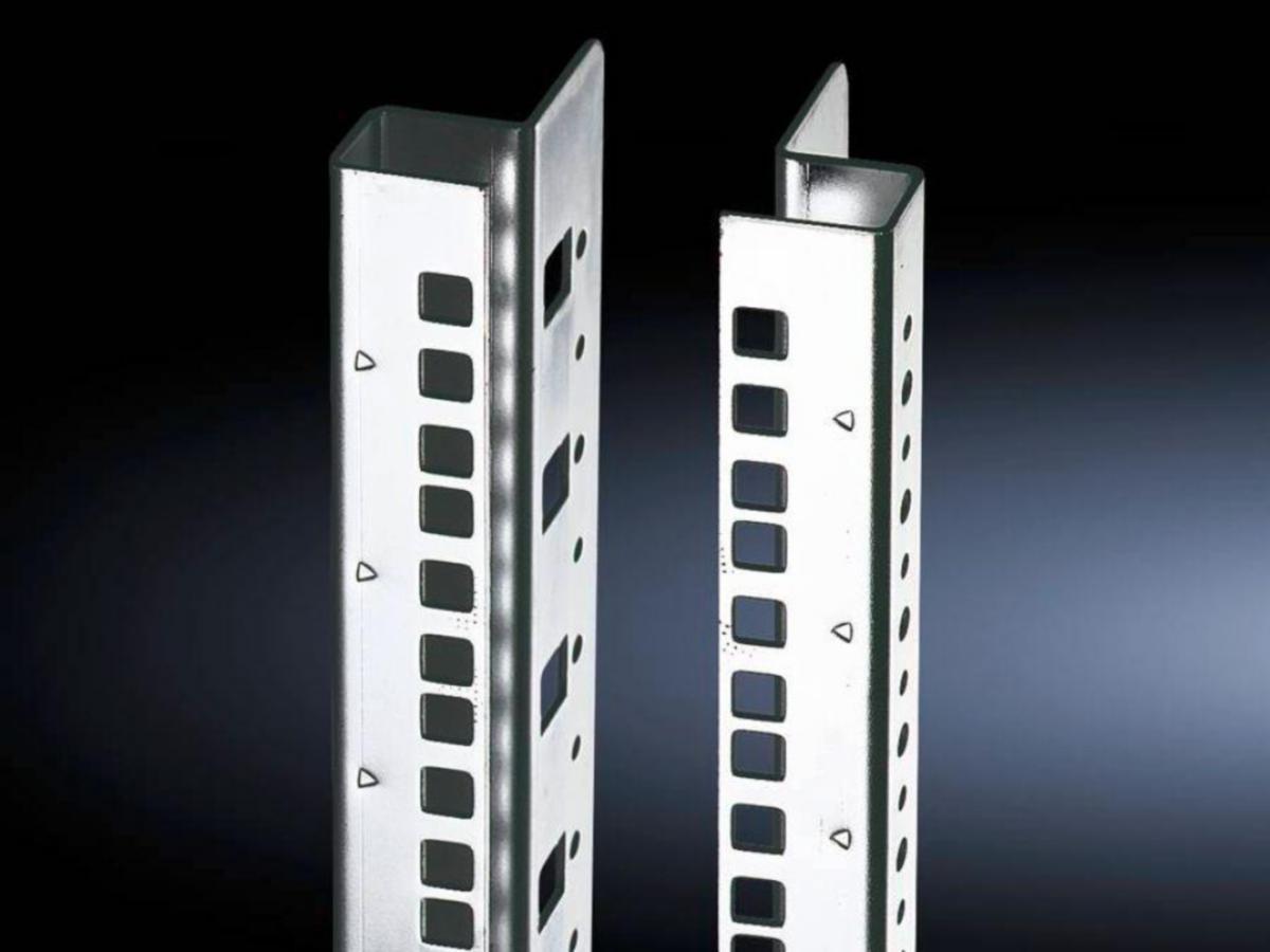 Lisätarvikkeet kaappeihin, Rittal - KAAPPITARVIKE 7827200 19"-KISKOPARI TAAKSE 4