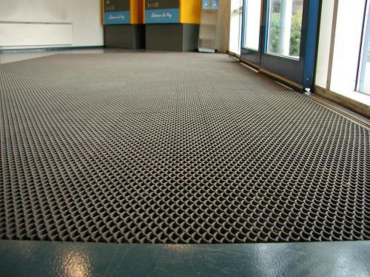 Tuulikaappimatto Jaguar ritilämatto - TUULIKAAPPIMATTO RITILÄ 16MM JAGUAR MUSTA