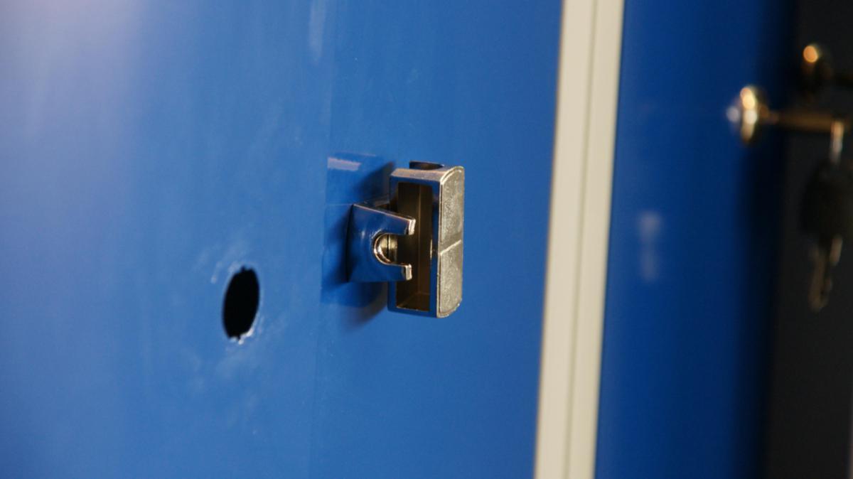 Lukkomekanismi vaatekaappiin - LUKKOMEKANISMI LUKKOMEKANISMI VAATEKAAPPIIN