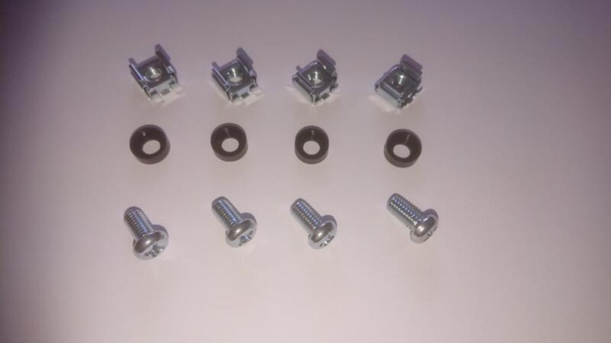 Korimutterisarja LA-CAT - TIETOVERKKOKAAPPITARV. LA-CAT KORIMUTTERISARJA 4KPL/PAKETTI